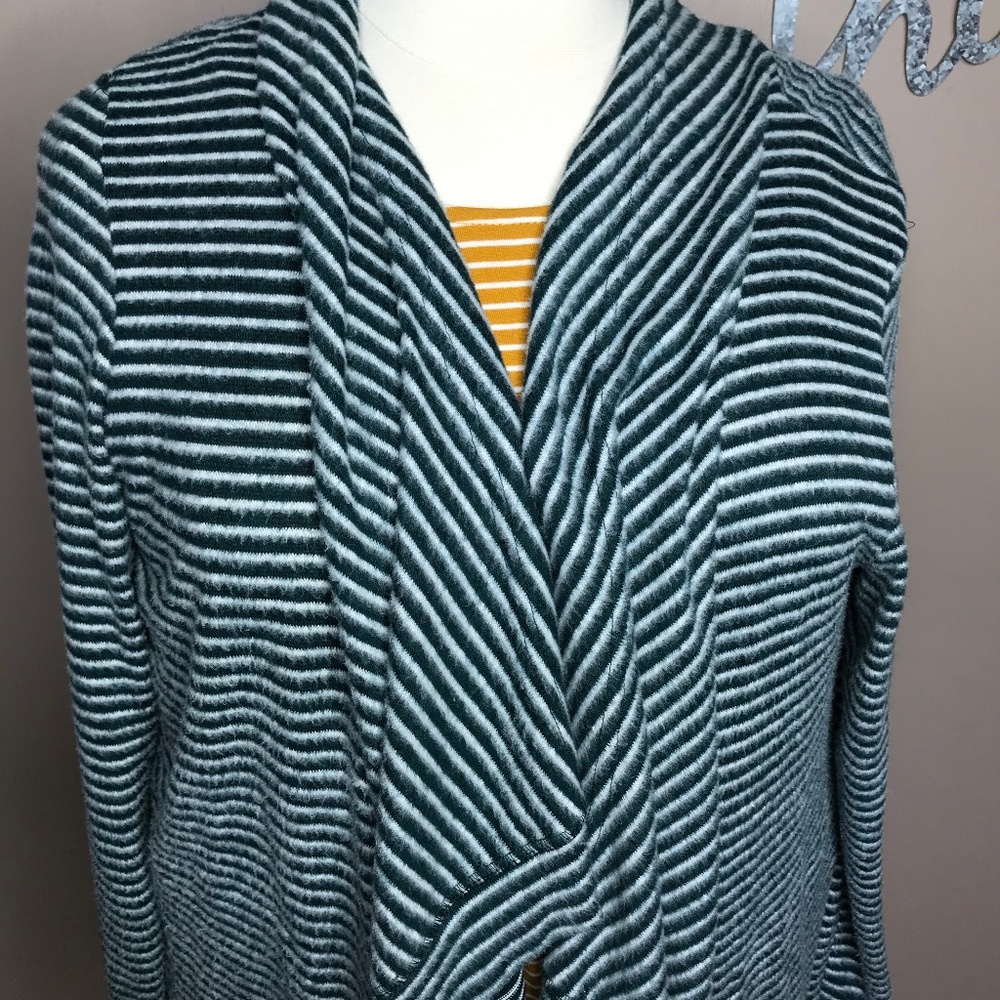 Soft Cardigan with waterfall front